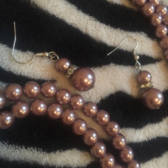 *Free with purchase* Rose & silvertone faux pearl - Picture 4 of 6